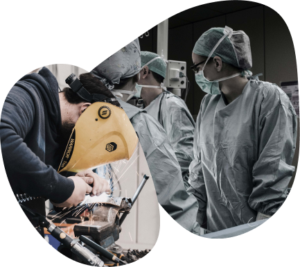 Photo de nos darkteur en cours d'opération dans un blob et image d'un de nos manufacteur dans un blob